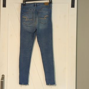 American Eagle super high rise jegging, medium blue, size 8